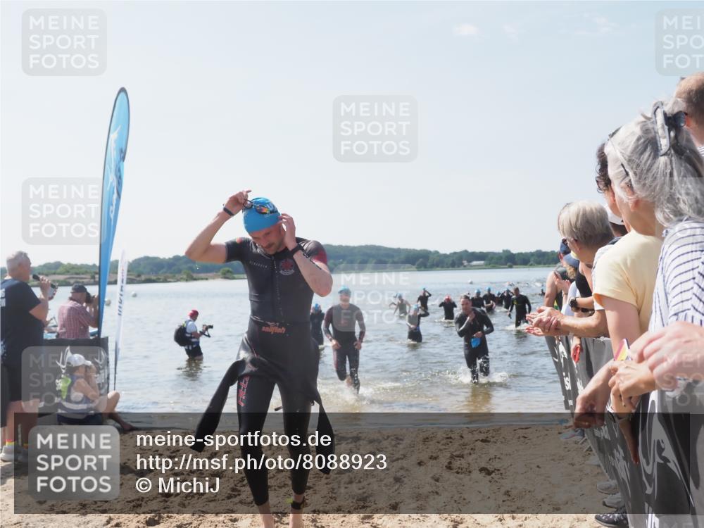 22.06.2025 - Viking Triathlon MichiJ http://msf.ph/oto/8088923 22.06.2025 10:37:10 Schwimmen 172, 233, 355, 370, 383, 388, 454, 500, 513, 649 meine-sportfotos.de