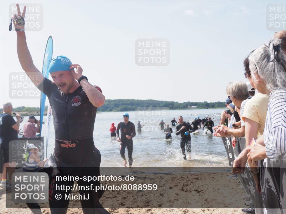 22.06.2025 - Viking Triathlon MichiJ http://msf.ph/oto/8088959 22.06.2025 10:37:11 Schwimmen 172, 233, 355, 370, 383, 454, 500, 513, 649 meine-sportfotos.de