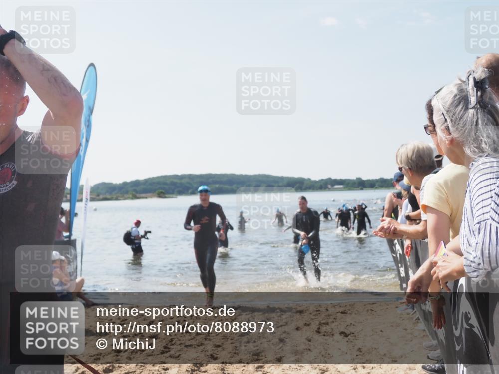 22.06.2025 - Viking Triathlon MichiJ http://msf.ph/oto/8088973 22.06.2025 10:37:12 Schwimmen 172, 233, 355, 370, 383, 454, 500, 513, 649 meine-sportfotos.de