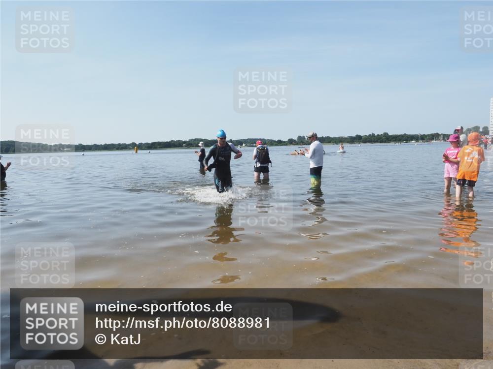22.06.2025 - Viking Triathlon KatJ http://msf.ph/oto/8088981 22.06.2025 10:22:49 Schwimmen 100 meine-sportfotos.de
