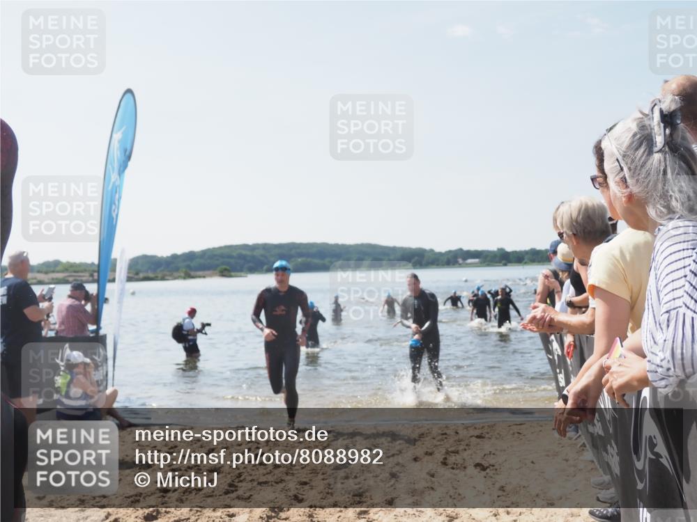 22.06.2025 - Viking Triathlon MichiJ http://msf.ph/oto/8088982 22.06.2025 10:37:12 Schwimmen 172, 233, 355, 370, 383, 454, 500, 513, 649 meine-sportfotos.de