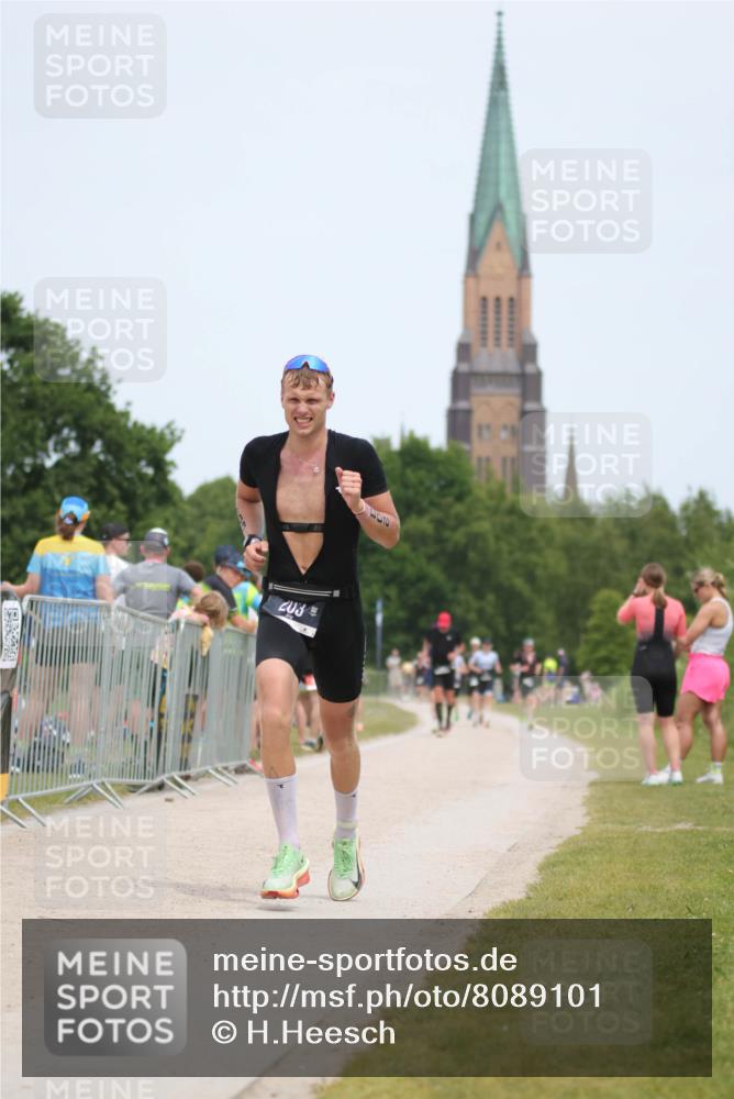 22.06.2025 - Viking Triathlon H.Heesch http://msf.ph/oto/8089101 22.06.2025 14:59:31 Laufen 203 meine-sportfotos.de