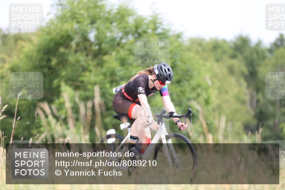 22.06.2025 - Viking Triathlon Yannick Fuchs http://msf.ph/oto/8089210 22.06.2025 13:20:01 Radfahren 319, 379 meine-sportfotos.de