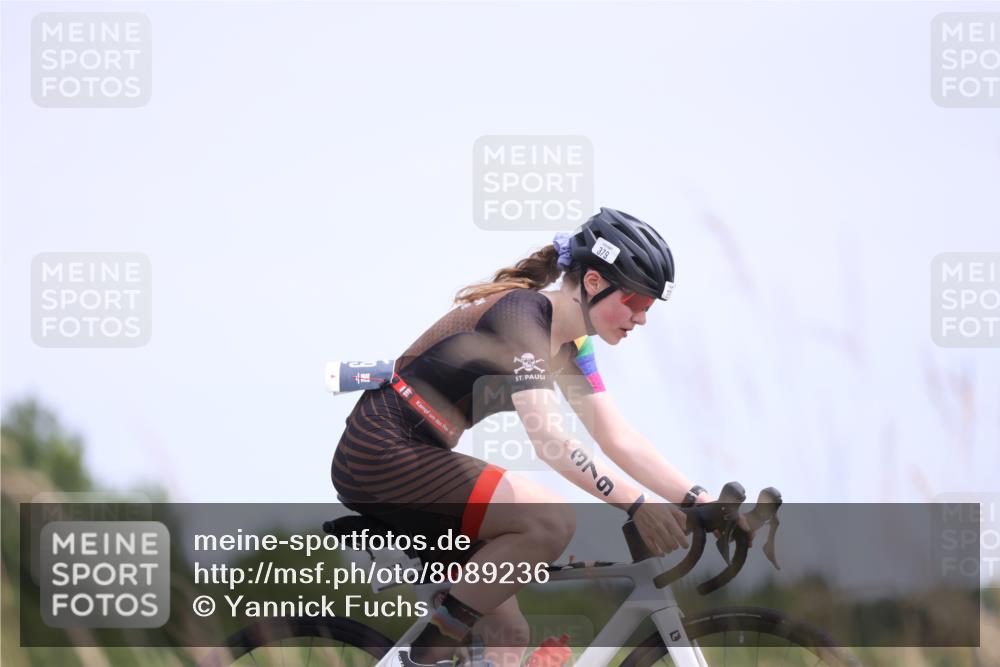 22.06.2025 - Viking Triathlon Yannick Fuchs http://msf.ph/oto/8089236 22.06.2025 13:20:03 Radfahren 319, 379 meine-sportfotos.de