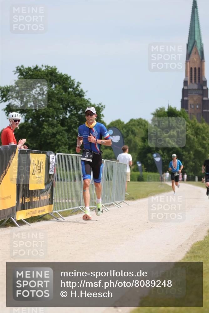 22.06.2025 - Viking Triathlon H.Heesch http://msf.ph/oto/8089248 22.06.2025 12:58:18 Laufen 28 meine-sportfotos.de