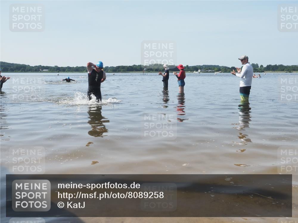 22.06.2025 - Viking Triathlon KatJ http://msf.ph/oto/8089258 22.06.2025 10:24:52 Schwimmen 4, 329, 521 meine-sportfotos.de