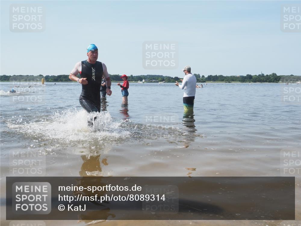 22.06.2025 - Viking Triathlon KatJ http://msf.ph/oto/8089314 22.06.2025 10:24:54 Schwimmen 4, 329, 521 meine-sportfotos.de