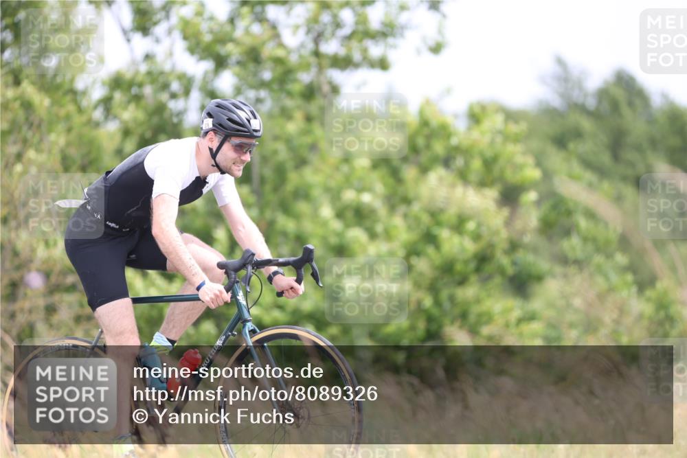 22.06.2025 - Viking Triathlon Yannick Fuchs http://msf.ph/oto/8089326 22.06.2025 13:20:54 Radfahren 39, 378, 636 meine-sportfotos.de