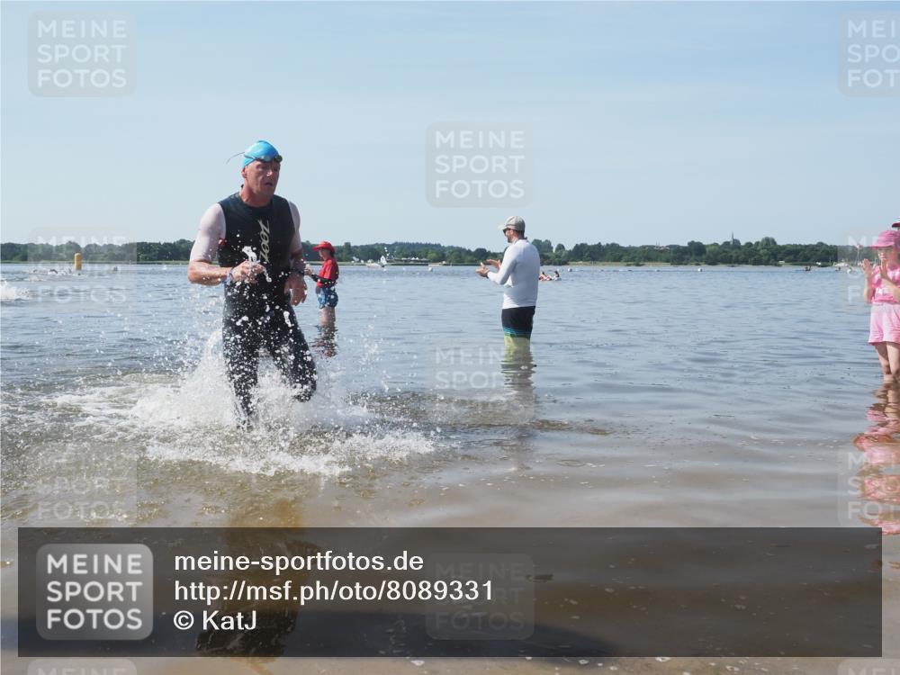 22.06.2025 - Viking Triathlon KatJ http://msf.ph/oto/8089331 22.06.2025 10:24:54 Schwimmen 4, 329, 521 meine-sportfotos.de