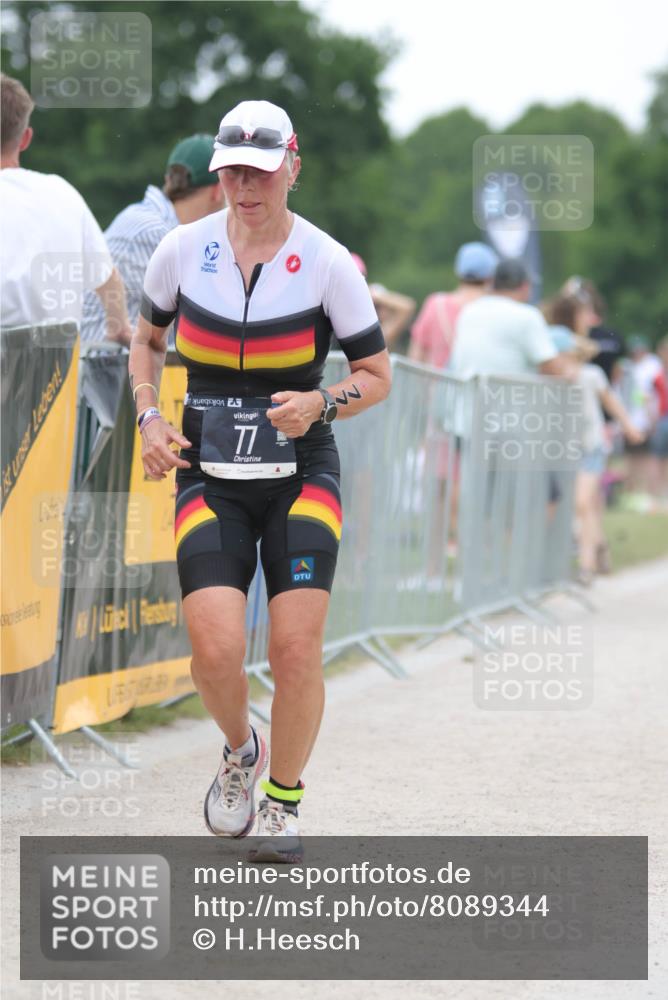 22.06.2025 - Viking Triathlon H.Heesch http://msf.ph/oto/8089344 22.06.2025 15:58:39 Laufen 77 meine-sportfotos.de