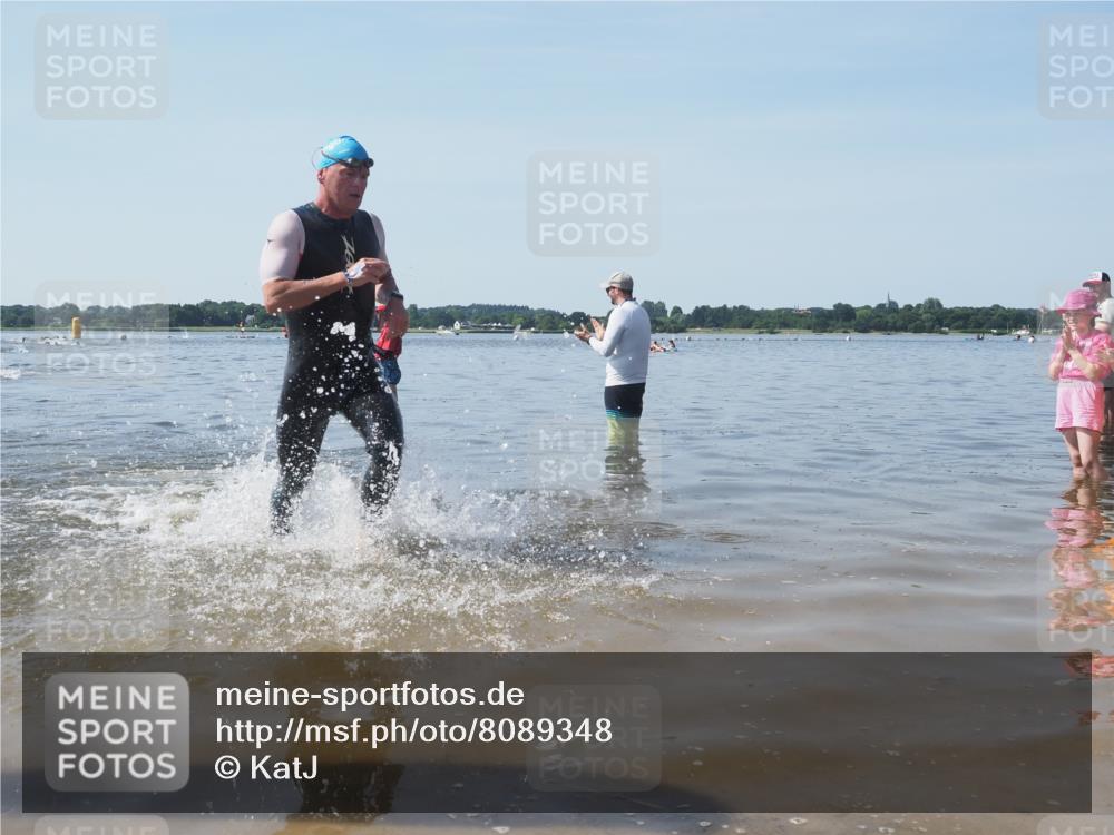 22.06.2025 - Viking Triathlon KatJ http://msf.ph/oto/8089348 22.06.2025 10:24:55 Schwimmen 4, 329, 521 meine-sportfotos.de