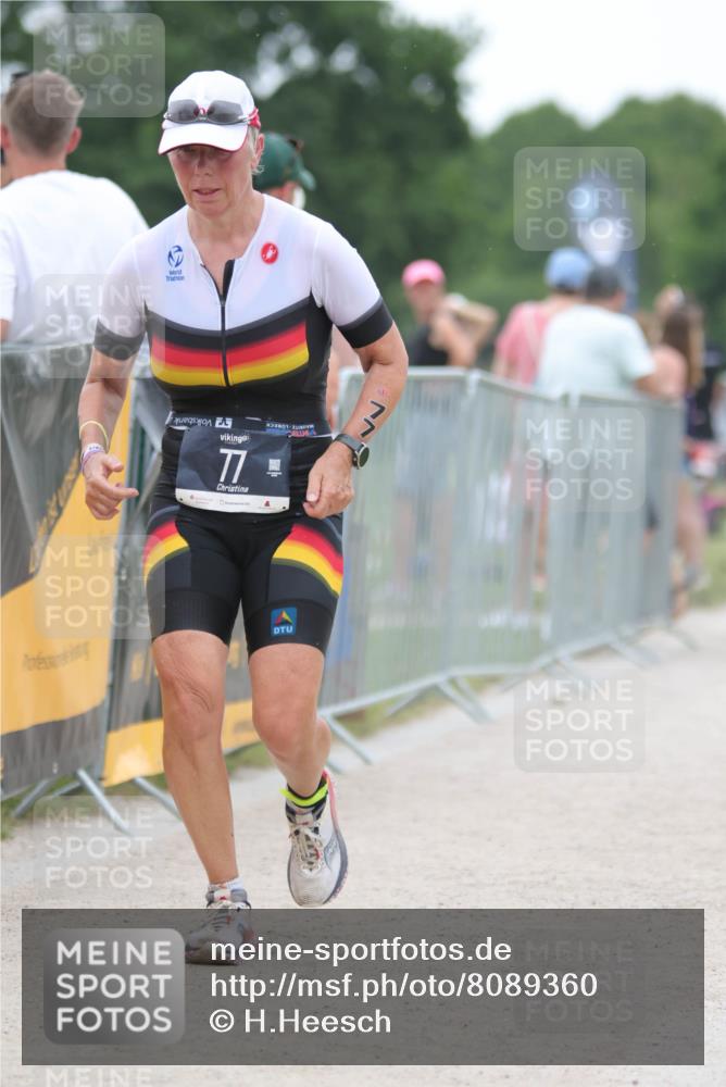 22.06.2025 - Viking Triathlon H.Heesch http://msf.ph/oto/8089360 22.06.2025 15:58:39 Laufen 77 meine-sportfotos.de