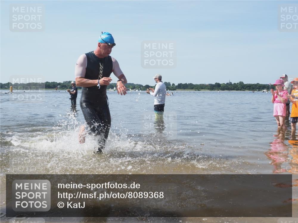22.06.2025 - Viking Triathlon KatJ http://msf.ph/oto/8089368 22.06.2025 10:24:55 Schwimmen 4, 329, 521 meine-sportfotos.de