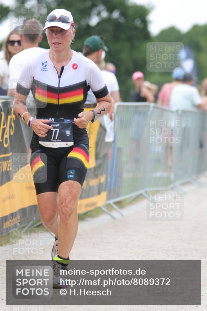 22.06.2025 - Viking Triathlon H.Heesch http://msf.ph/oto/8089372 22.06.2025 15:58:40 Laufen 77, 461 meine-sportfotos.de