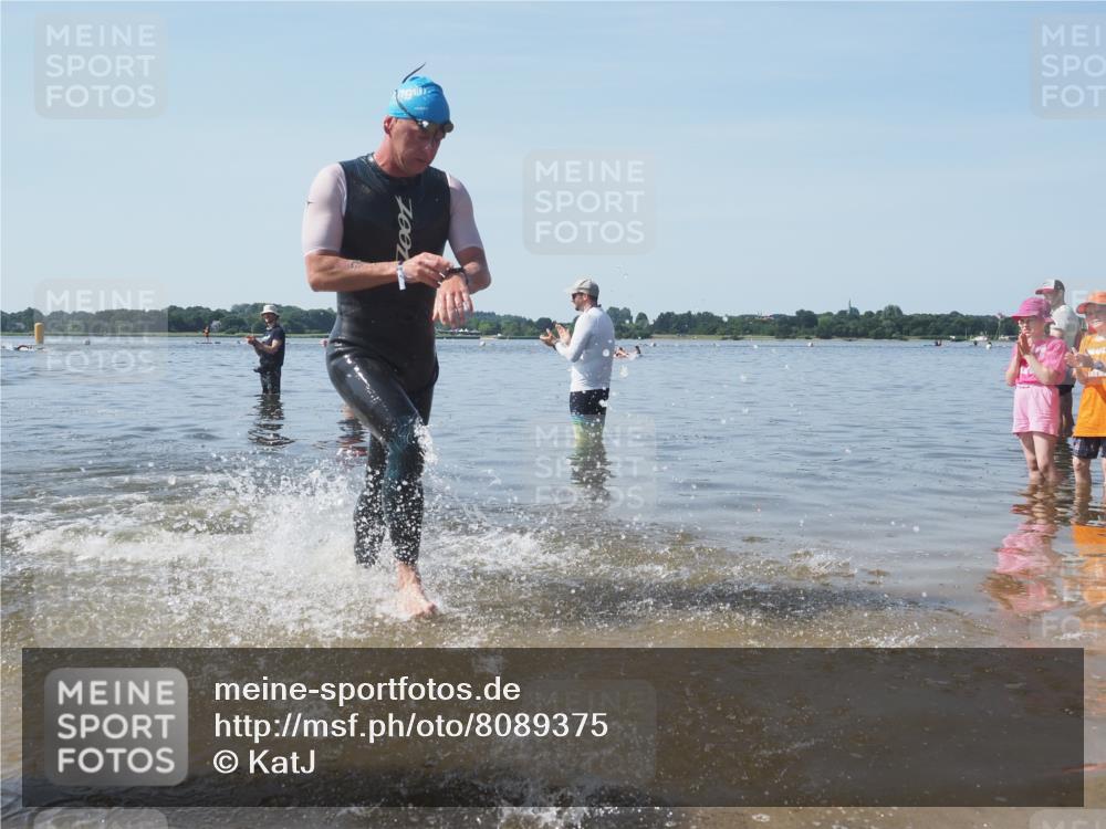22.06.2025 - Viking Triathlon KatJ http://msf.ph/oto/8089375 22.06.2025 10:24:55 Schwimmen 4, 329, 521 meine-sportfotos.de