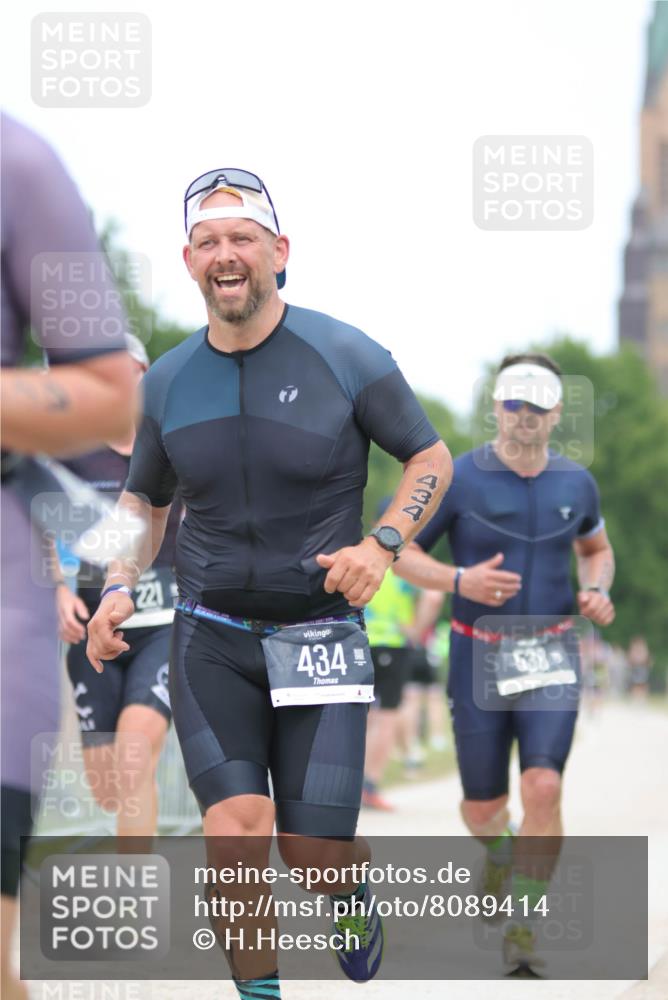 22.06.2025 - Viking Triathlon H.Heesch http://msf.ph/oto/8089414 22.06.2025 15:02:04 Laufen 221, 309, 434, 441, 538 meine-sportfotos.de