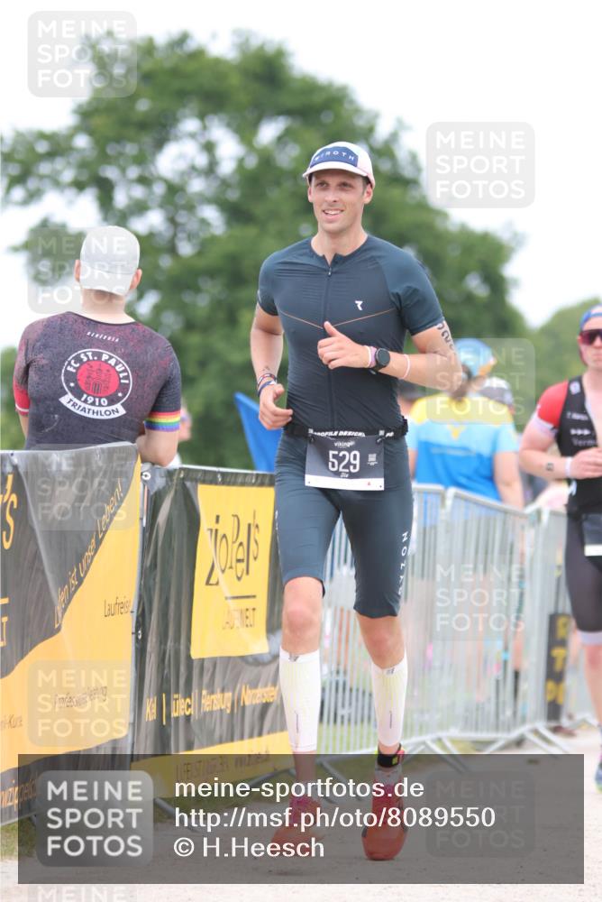 22.06.2025 - Viking Triathlon H.Heesch http://msf.ph/oto/8089550 22.06.2025 15:02:29 Laufen 8, 529 meine-sportfotos.de