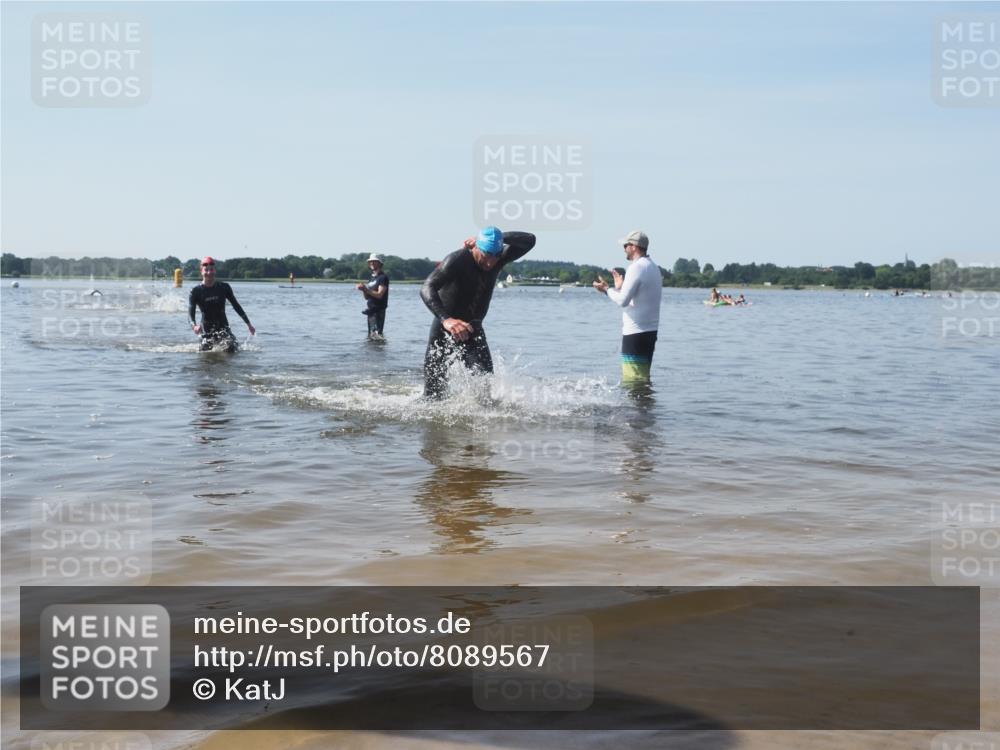 22.06.2025 - Viking Triathlon KatJ http://msf.ph/oto/8089567 22.06.2025 10:25:27 Schwimmen 2, 122, 641 meine-sportfotos.de