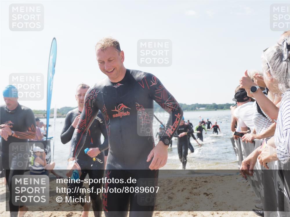 22.06.2025 - Viking Triathlon MichiJ http://msf.ph/oto/8089607 22.06.2025 10:37:35 Schwimmen 21, 131, 141, 163, 177, 180, 187, 245, 253, 312, 316, 344, 411, 456, 506, 614, 639, 645 meine-sportfotos.de