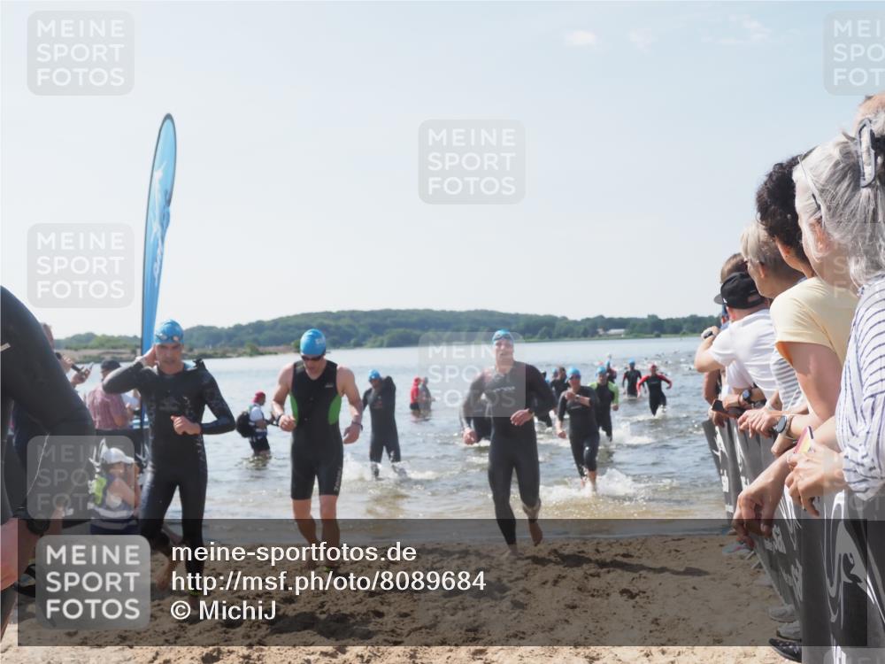 22.06.2025 - Viking Triathlon MichiJ http://msf.ph/oto/8089684 22.06.2025 10:37:36 Schwimmen 21, 131, 141, 163, 177, 180, 187, 245, 253, 316, 411, 456, 506, 614, 639, 645 meine-sportfotos.de