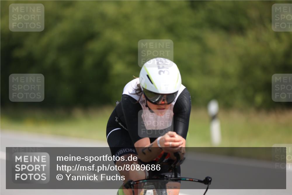 22.06.2025 - Viking Triathlon Yannick Fuchs http://msf.ph/oto/8089686 22.06.2025 11:50:04 Radfahren 11, 33, 150, 182, 257, 376, 553, 638 meine-sportfotos.de