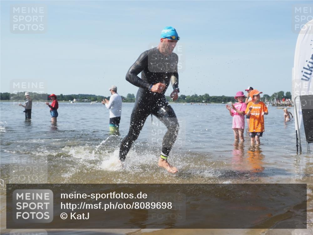 22.06.2025 - Viking Triathlon KatJ http://msf.ph/oto/8089698 22.06.2025 10:25:29 Schwimmen 2, 122, 641 meine-sportfotos.de