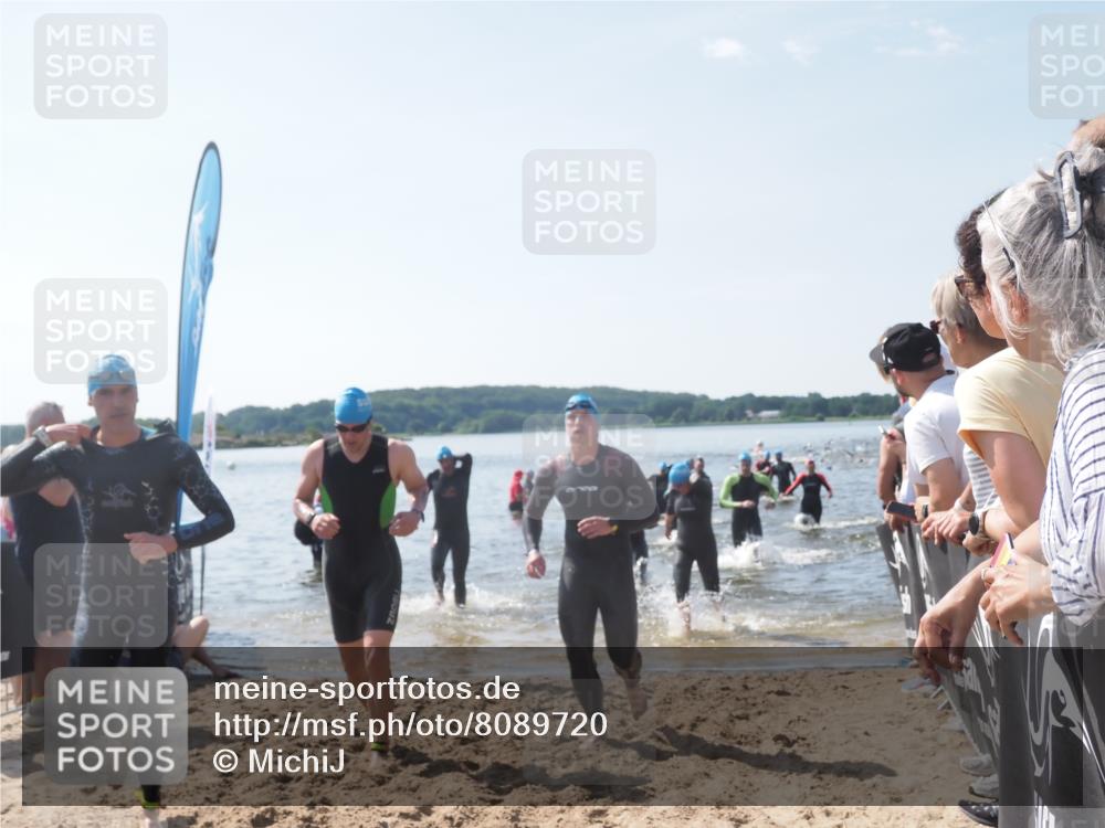 22.06.2025 - Viking Triathlon MichiJ http://msf.ph/oto/8089720 22.06.2025 10:37:37 Schwimmen 21, 131, 141, 163, 177, 180, 187, 245, 253, 316, 411, 433, 456, 506, 614, 619, 639, 645 meine-sportfotos.de