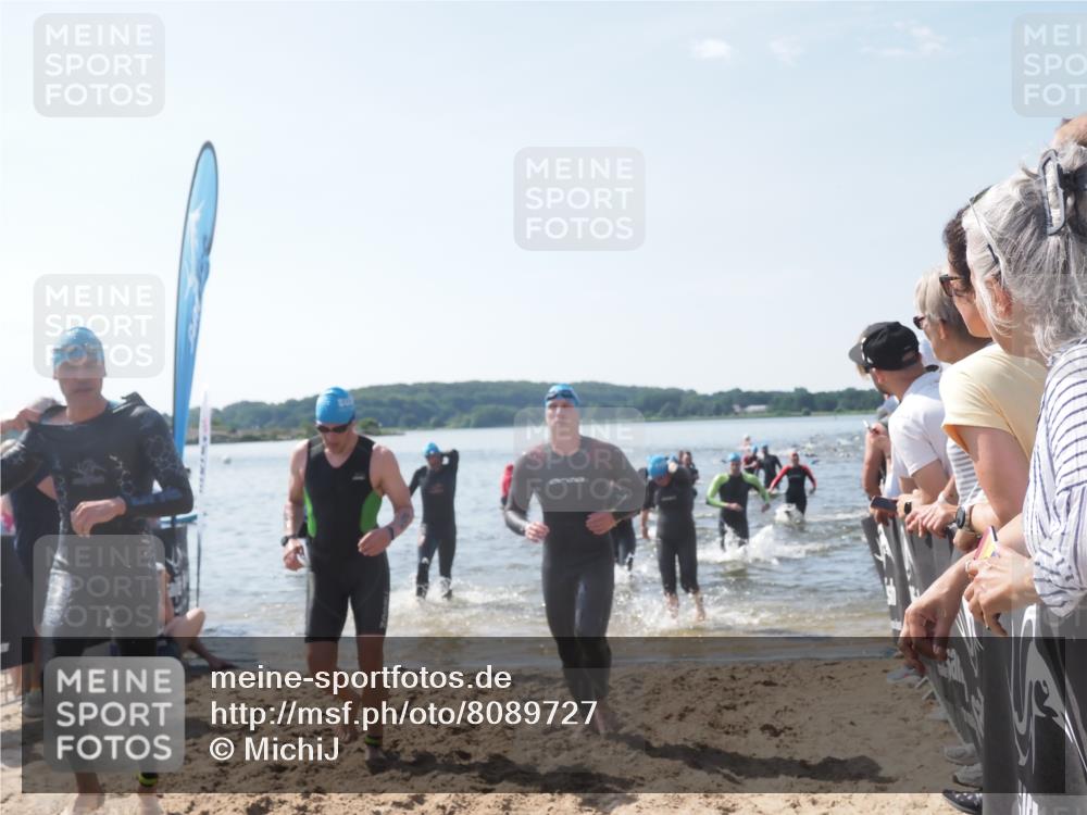 22.06.2025 - Viking Triathlon MichiJ http://msf.ph/oto/8089727 22.06.2025 10:37:37 Schwimmen 21, 131, 141, 163, 177, 180, 187, 245, 253, 316, 411, 433, 456, 506, 614, 619, 639, 645 meine-sportfotos.de