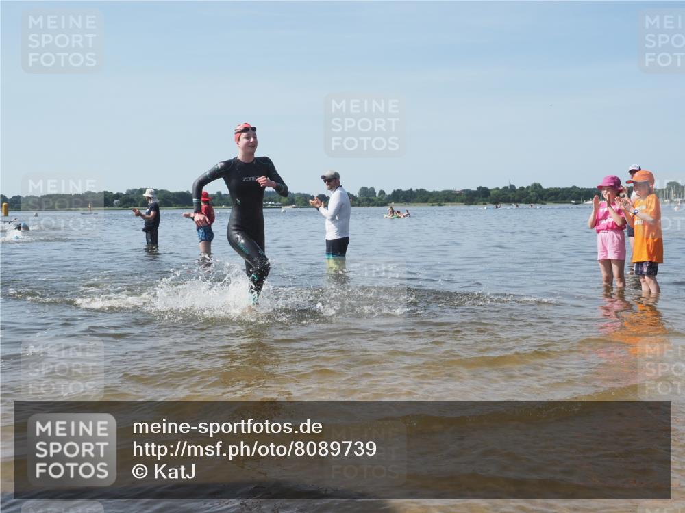 22.06.2025 - Viking Triathlon KatJ http://msf.ph/oto/8089739 22.06.2025 10:25:31 Schwimmen 2, 122, 641 meine-sportfotos.de