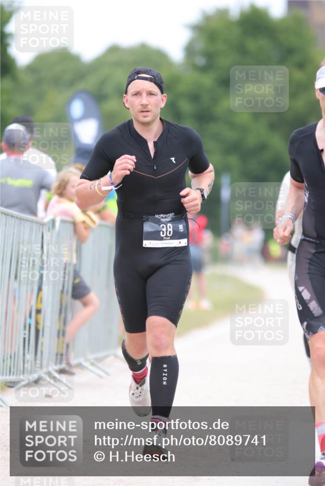 22.06.2025 - Viking Triathlon H.Heesch http://msf.ph/oto/8089741 22.06.2025 15:02:58 Laufen 19, 34, 38, 206, 536 meine-sportfotos.de
