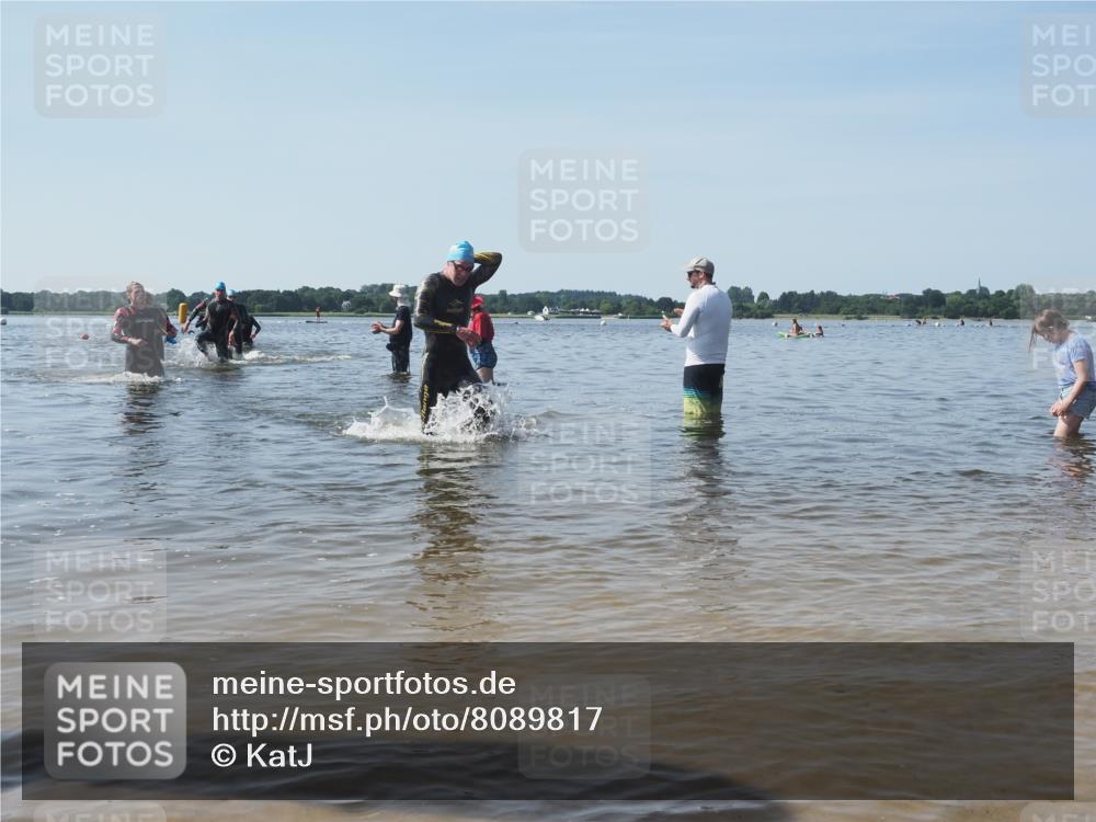22.06.2025 - Viking Triathlon KatJ http://msf.ph/oto/8089817 22.06.2025 10:25:42 Schwimmen 2, 10, 420, 455, 485, 544, 557 meine-sportfotos.de