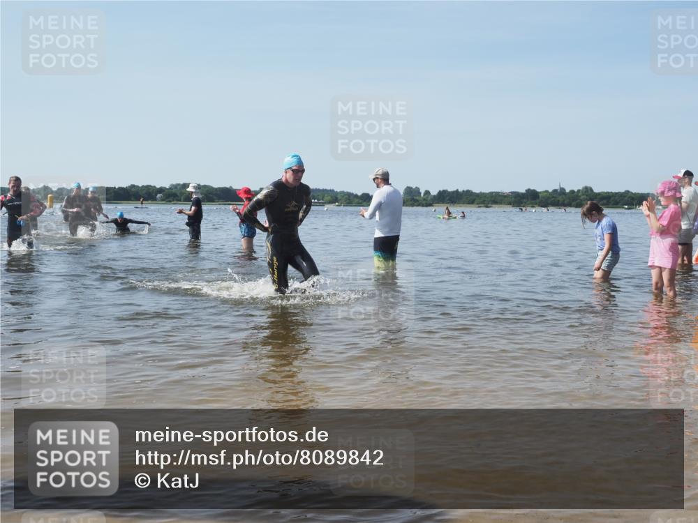 22.06.2025 - Viking Triathlon KatJ http://msf.ph/oto/8089842 22.06.2025 10:25:43 Schwimmen 2, 10, 420, 455, 485, 544, 557 meine-sportfotos.de