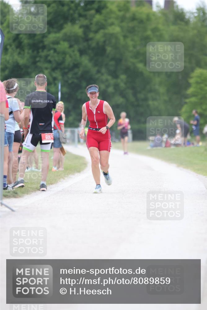 22.06.2025 - Viking Triathlon H.Heesch http://msf.ph/oto/8089859 22.06.2025 16:00:08 Laufen 154 meine-sportfotos.de