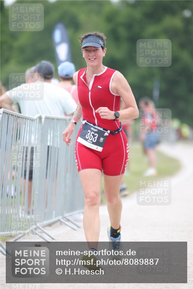 22.06.2025 - Viking Triathlon H.Heesch http://msf.ph/oto/8089887 22.06.2025 16:00:14 Laufen 353 meine-sportfotos.de