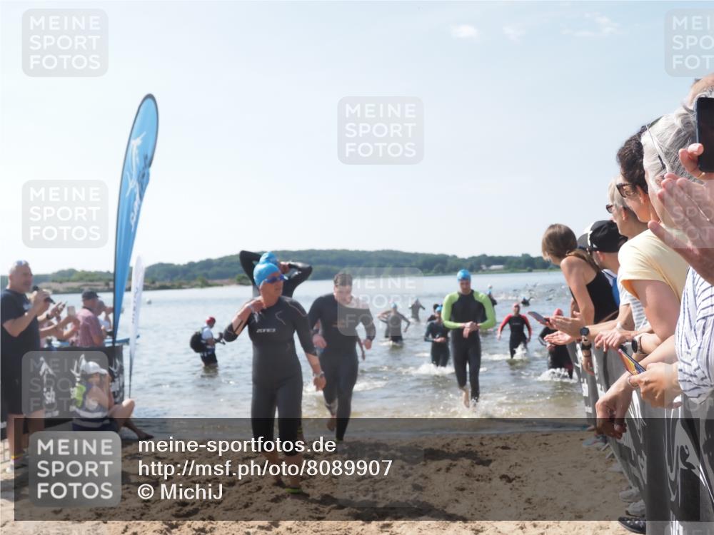 22.06.2025 - Viking Triathlon MichiJ http://msf.ph/oto/8089907 22.06.2025 10:37:41 Schwimmen 21, 141, 163, 177, 187, 245, 396, 411, 433, 456, 506, 614, 619, 639, 645 meine-sportfotos.de