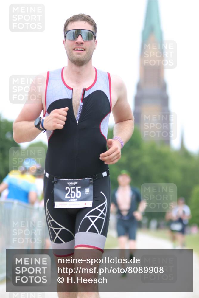 22.06.2025 - Viking Triathlon H.Heesch http://msf.ph/oto/8089908 22.06.2025 15:04:11 Laufen 255, 550 meine-sportfotos.de