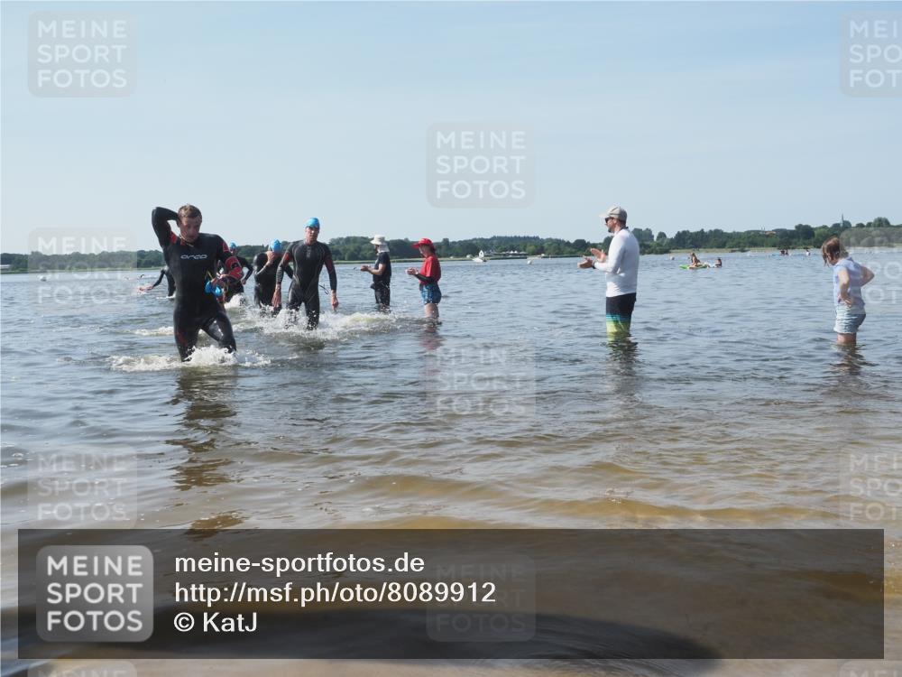 22.06.2025 - Viking Triathlon KatJ http://msf.ph/oto/8089912 22.06.2025 10:25:48 Schwimmen 10, 49, 420, 455, 485, 544, 557 meine-sportfotos.de