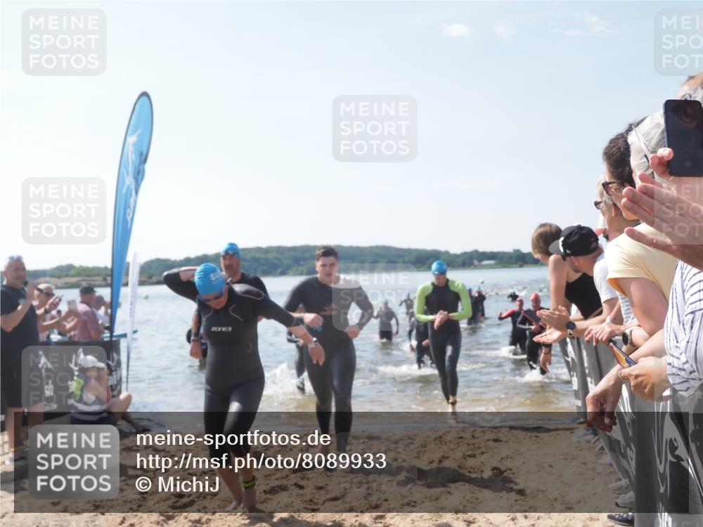 22.06.2025 - Viking Triathlon MichiJ http://msf.ph/oto/8089933 22.06.2025 10:37:41 Schwimmen 21, 141, 163, 177, 187, 245, 396, 411, 433, 456, 506, 614, 619, 639, 645 meine-sportfotos.de