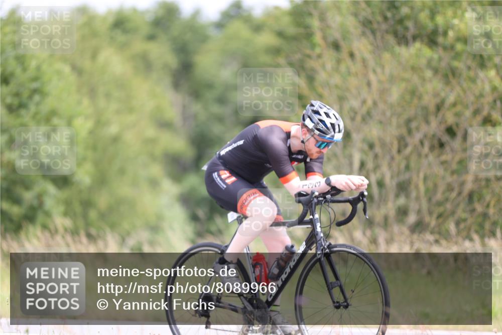 22.06.2025 - Viking Triathlon Yannick Fuchs http://msf.ph/oto/8089966 22.06.2025 13:21:59 Radfahren 133, 406 meine-sportfotos.de