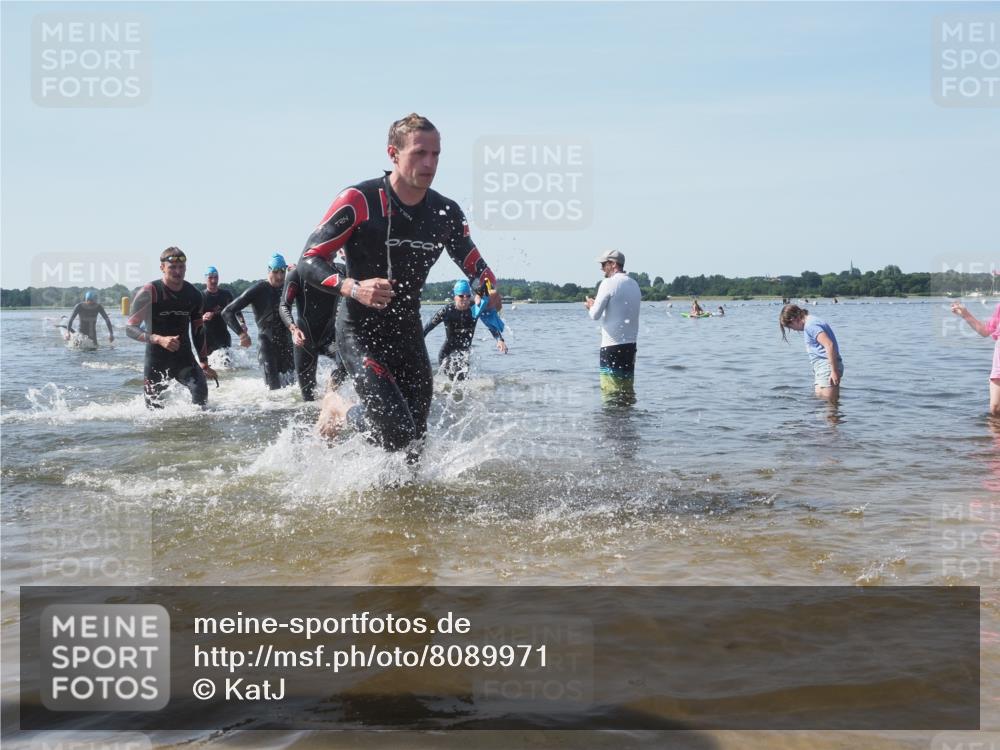 22.06.2025 - Viking Triathlon KatJ http://msf.ph/oto/8089971 22.06.2025 10:25:50 Schwimmen 10, 49, 420, 455, 485, 544, 557, 642 meine-sportfotos.de
