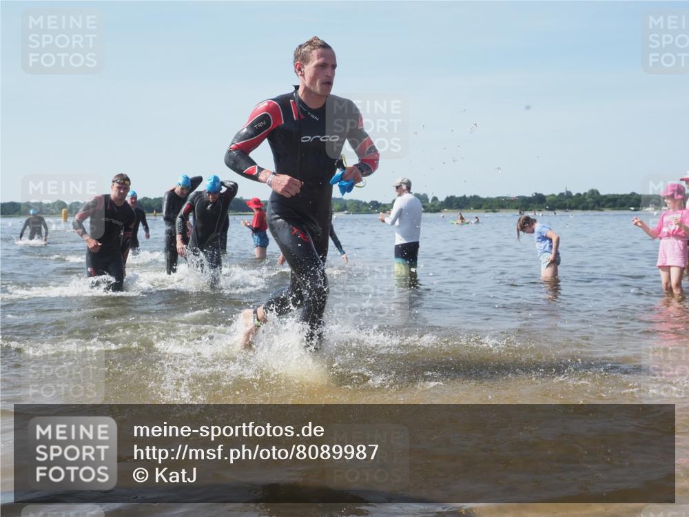 22.06.2025 - Viking Triathlon KatJ http://msf.ph/oto/8089987 22.06.2025 10:25:50 Schwimmen 10, 49, 420, 455, 485, 544, 557, 642 meine-sportfotos.de