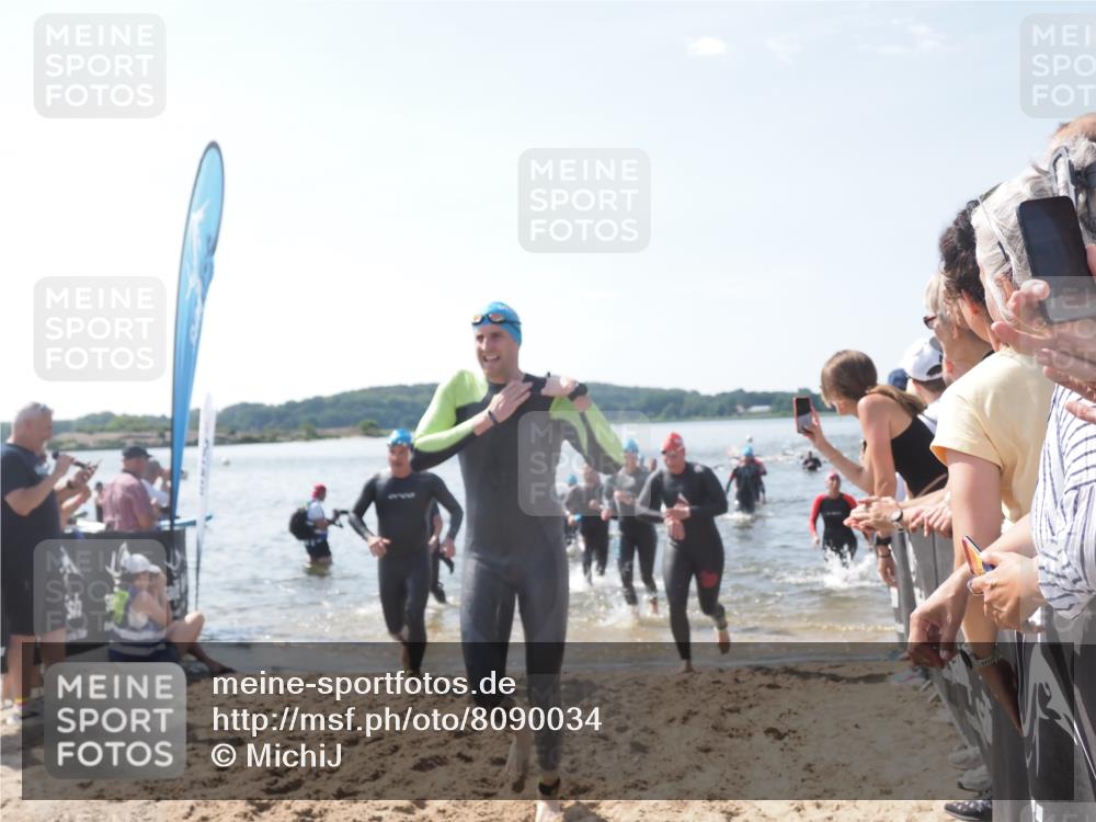 22.06.2025 - Viking Triathlon MichiJ http://msf.ph/oto/8090034 22.06.2025 10:37:44 Schwimmen 141, 163, 177, 187, 245, 396, 411, 433, 506, 614, 619, 639, 645 meine-sportfotos.de