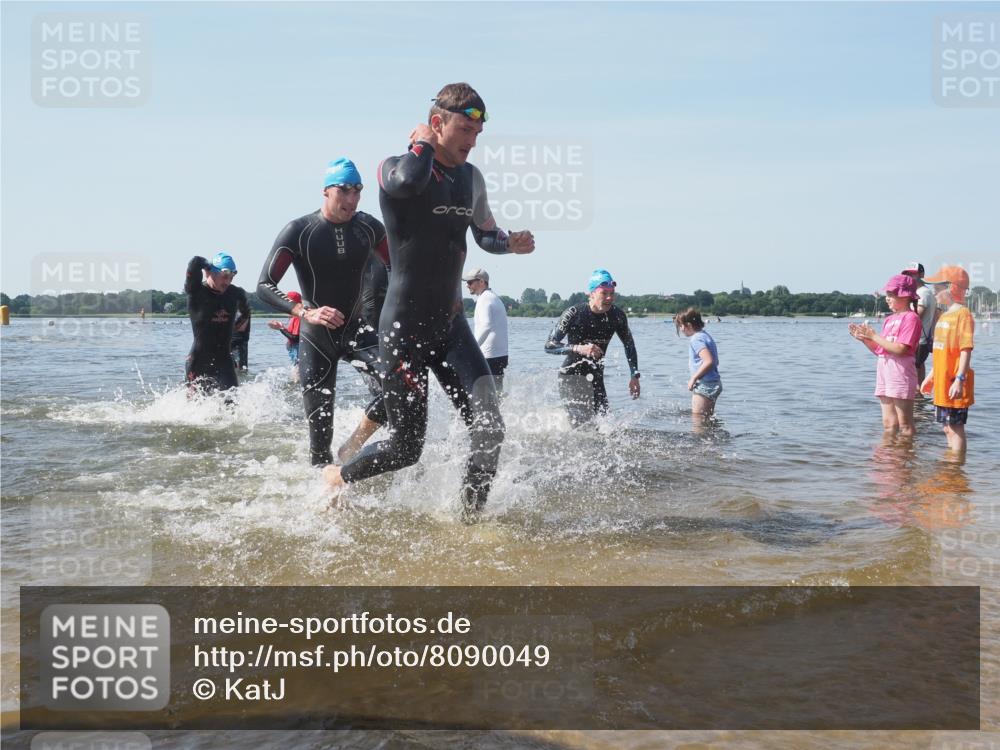 22.06.2025 - Viking Triathlon KatJ http://msf.ph/oto/8090049 22.06.2025 10:25:53 Schwimmen 10, 49, 420, 455, 485, 544, 557, 642 meine-sportfotos.de