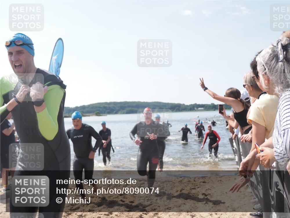22.06.2025 - Viking Triathlon MichiJ http://msf.ph/oto/8090074 22.06.2025 10:37:45 Schwimmen 141, 163, 177, 245, 335, 396, 411, 433, 506, 614, 619, 639, 645 meine-sportfotos.de