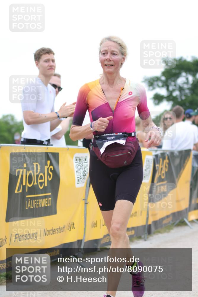 22.06.2025 - Viking Triathlon H.Heesch http://msf.ph/oto/8090075 22.06.2025 16:00:47 Laufen 54, 436 meine-sportfotos.de