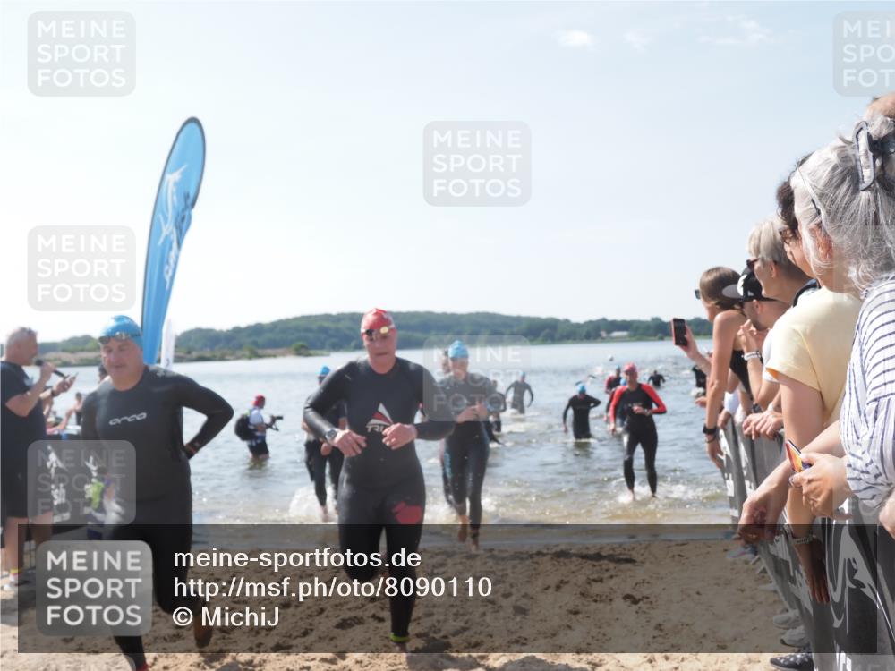 22.06.2025 - Viking Triathlon MichiJ http://msf.ph/oto/8090110 22.06.2025 10:37:46 Schwimmen 163, 177, 245, 335, 396, 411, 433, 506, 614, 619, 639, 645 meine-sportfotos.de
