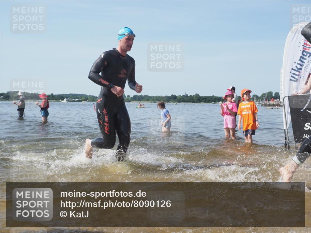 22.06.2025 - Viking Triathlon KatJ http://msf.ph/oto/8090126 22.06.2025 10:25:55 Schwimmen 10, 49, 455, 485, 544, 557, 642 meine-sportfotos.de