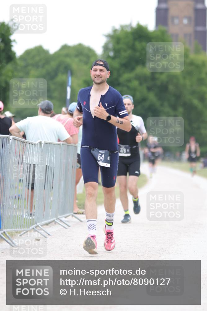 22.06.2025 - Viking Triathlon H.Heesch http://msf.ph/oto/8090127 22.06.2025 16:00:50 Laufen 54, 378, 436 meine-sportfotos.de