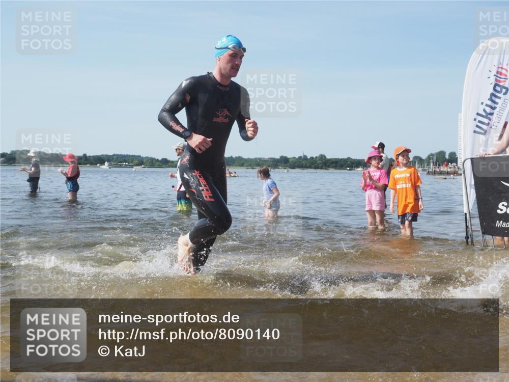 22.06.2025 - Viking Triathlon KatJ http://msf.ph/oto/8090140 22.06.2025 10:25:55 Schwimmen 10, 49, 455, 485, 544, 557, 642 meine-sportfotos.de