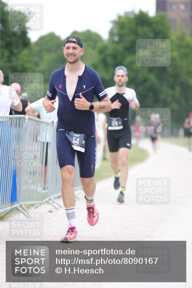 22.06.2025 - Viking Triathlon H.Heesch http://msf.ph/oto/8090167 22.06.2025 16:00:50 Laufen 54, 378, 436 meine-sportfotos.de